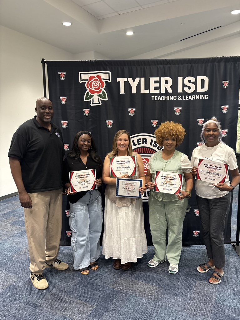Mentor Teachers earning certificates