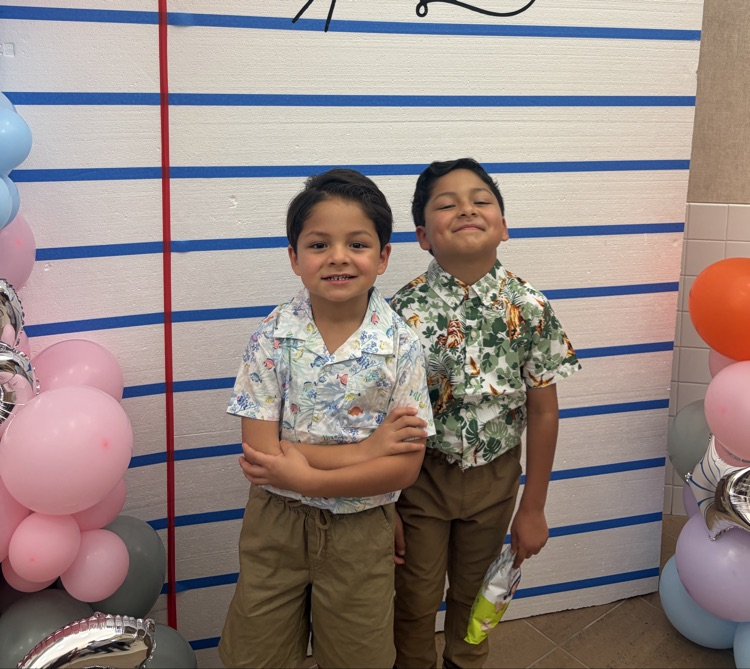 kids posing