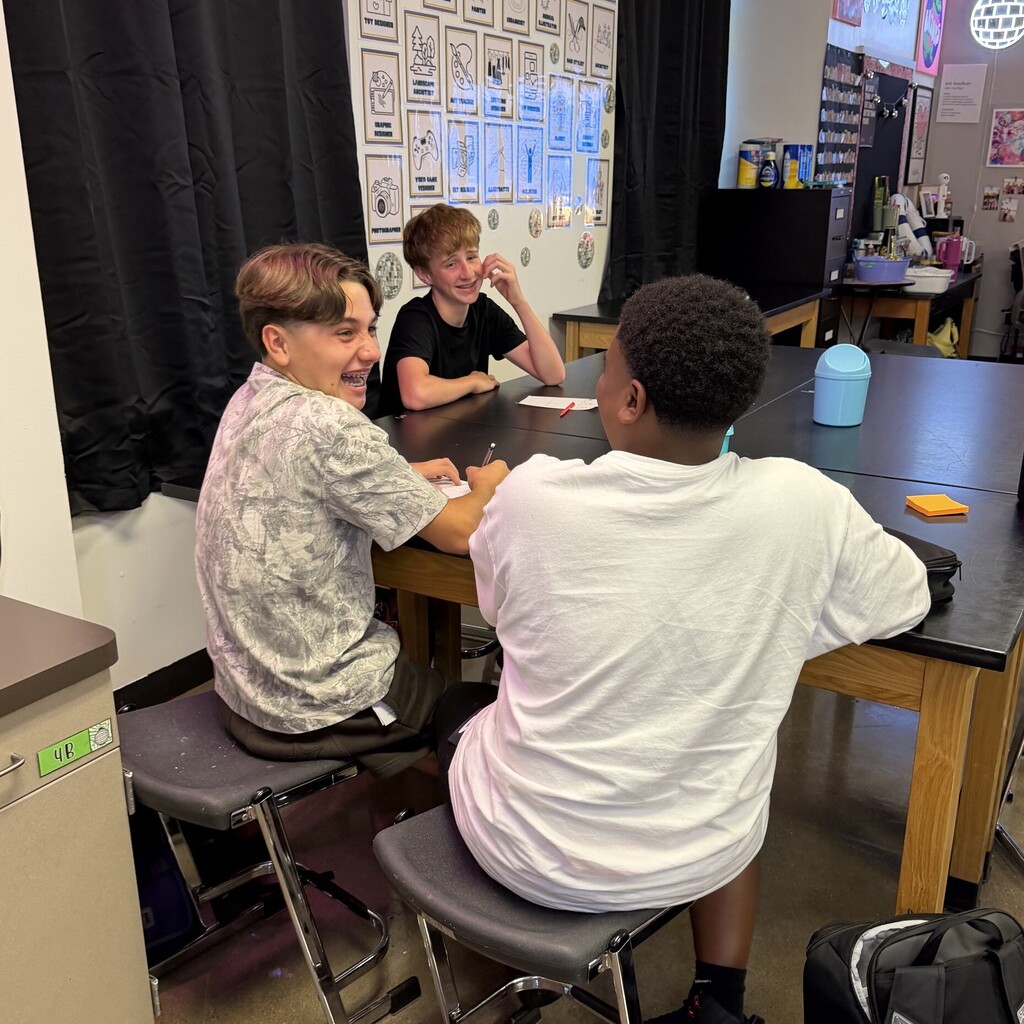 πβοΈ No peeking! Our 8th grade artists put their observation skills to the test with fun art challengesβincluding drawing their partners without looking at the paper, passing their drawings along, and putting their creativity to the test with Pictionary! π¨π A little creativity, a lot of laughs, and some unique artwork!