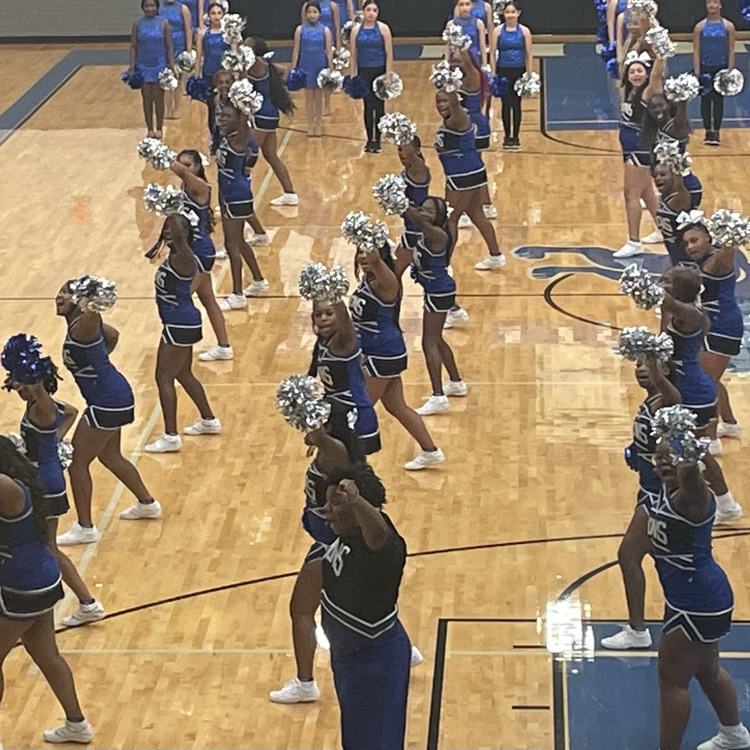 cheerleaders cheering