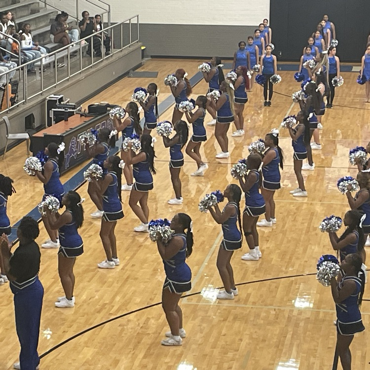 cheerleaders cheering
