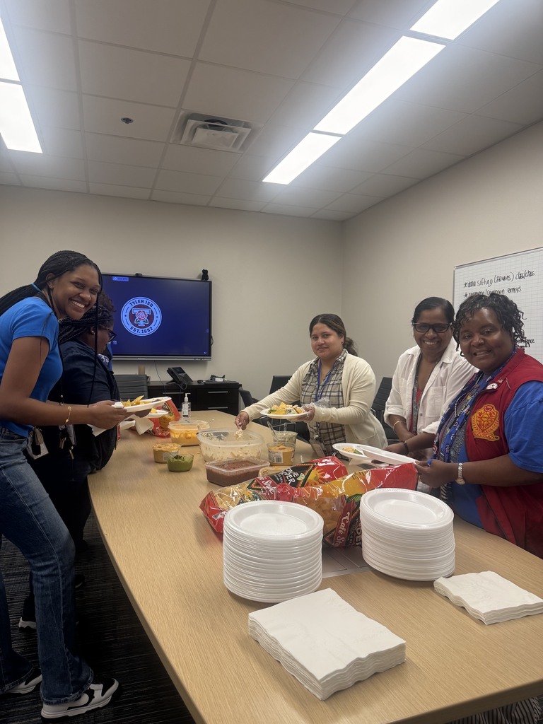 teachers getting chips and dips