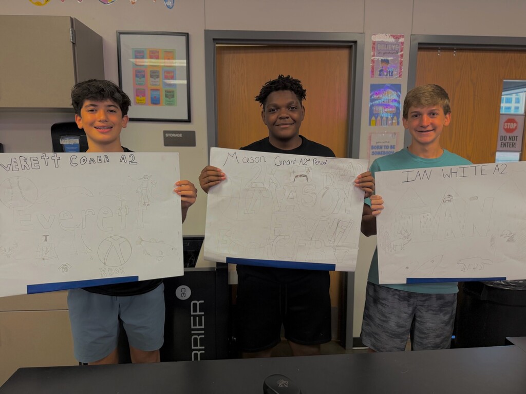 Miss Kohlleffelβs 8th graders have been designing their own art portfolios and showing off their creativity! We canβt wait to see what all the art they fill them with! ππ¨
