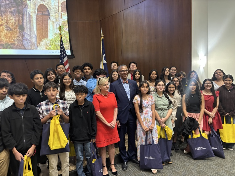 students at UT Tyler for Constitution Day