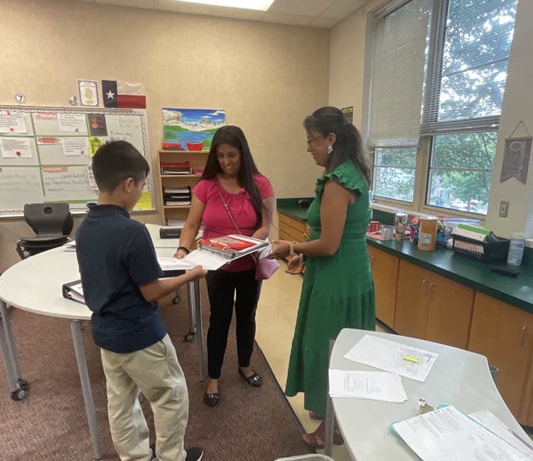 parent and teacher in conversation
