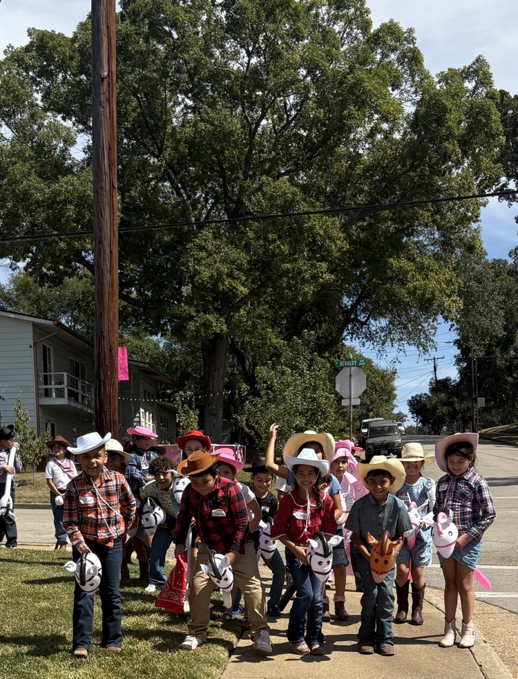 group pic stick horse race