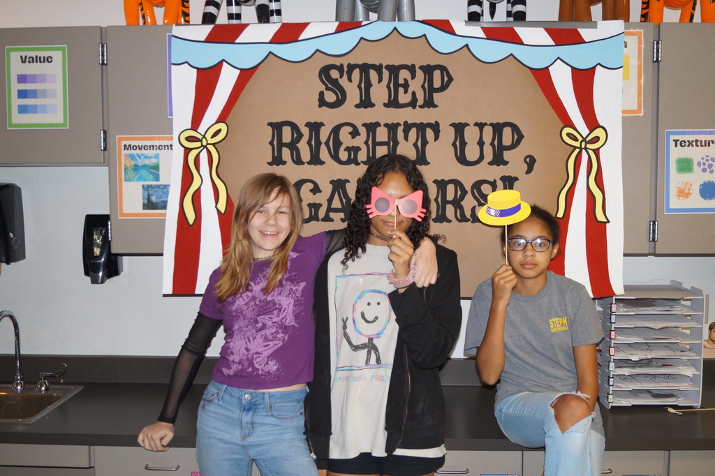 🎪🎨 Step right up! Our 8th grade artists ROCKED the carnival at Rock Your School! 🎟️✨Our students turned their favorite celebrities into carnival-style caricatures! 🤡🎭