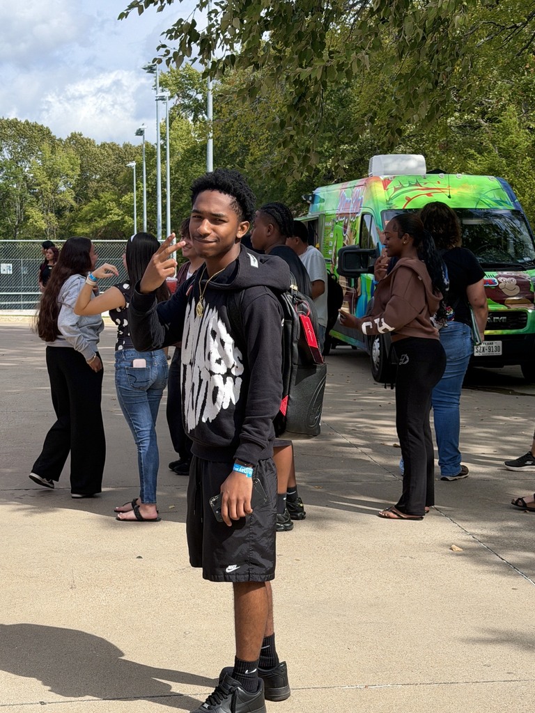 students at food truck
