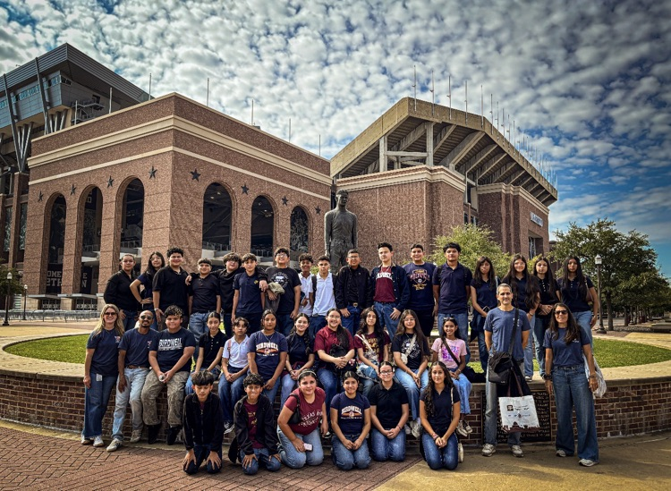 group pic of 8th grade at Texas A&M