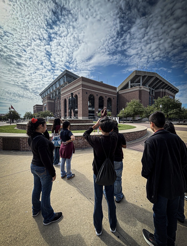 students on tour of A&M