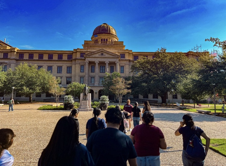 students on tour of A&M