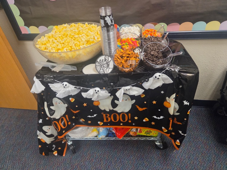 cart with popcorn