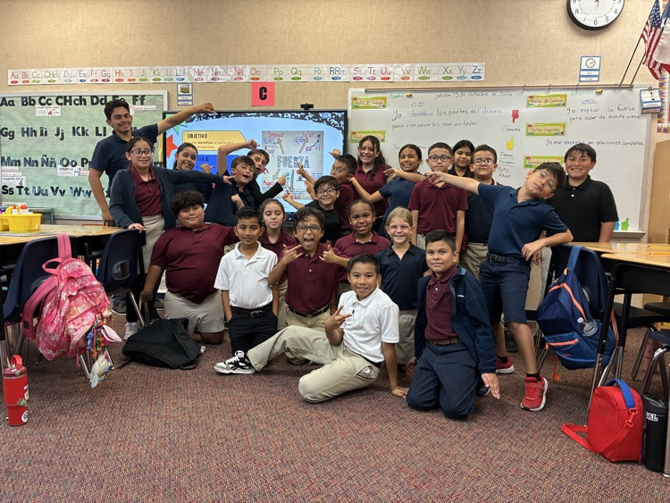 Group picture of fourth graders in a classroom
