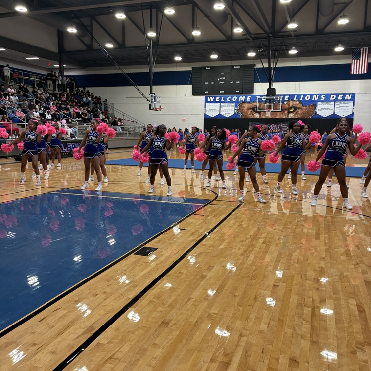 cheerleaders cheering