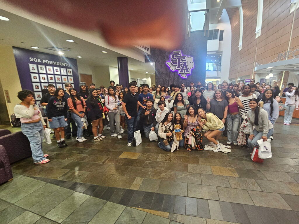 Group of 10th graders learning more about SFASU