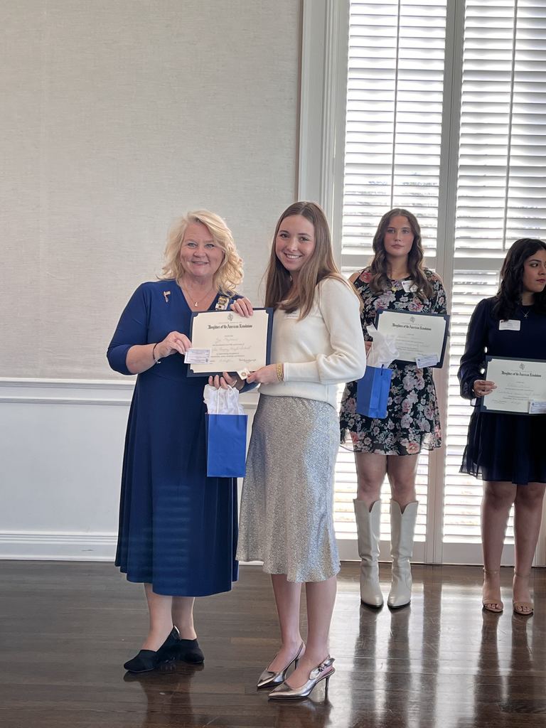 Zoe Hyman with her scholarship