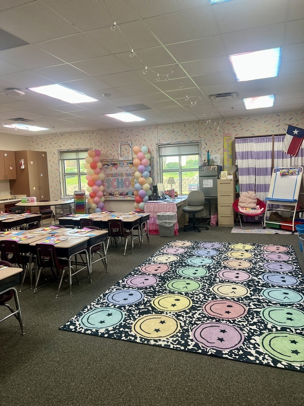 classroom set up for meet the teacher