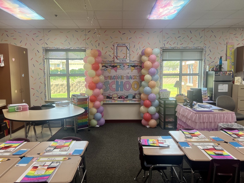 classroom set up for meet the teacher