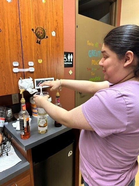 Buzzing Brews adding syrup