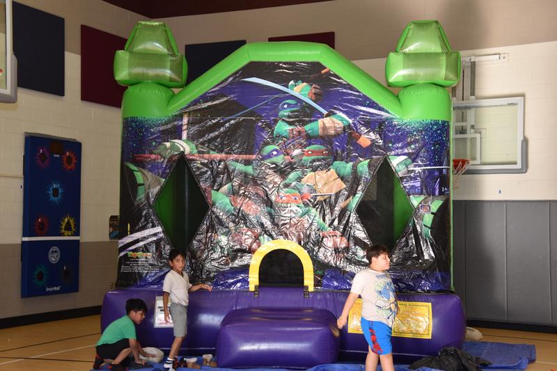 bouncehouse inside a gym