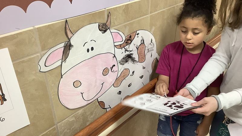 Farm Simulation-feeding the cow