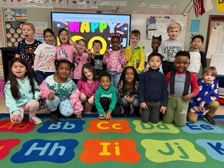 students dressed up for the 100th day of school