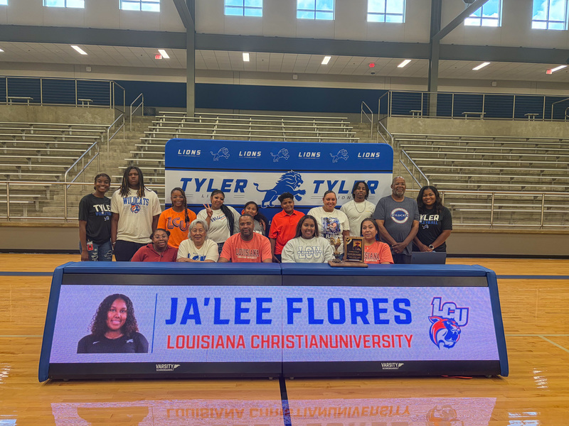 Ja'Lee Flores signes to Louisiana Christian University.