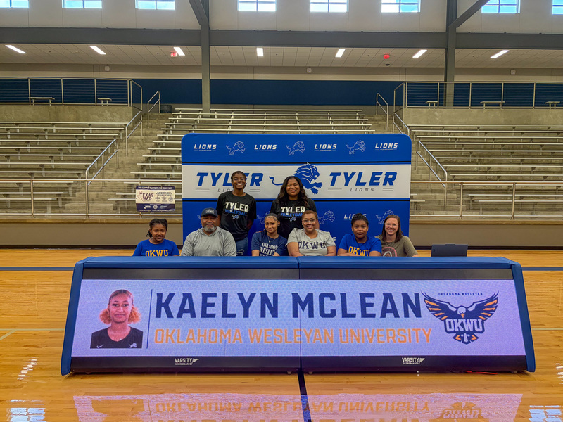 Kaelyn Mclean signs to Oklahoma Western University.