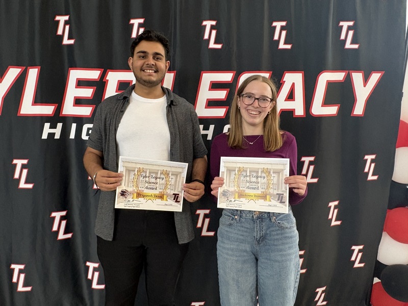 Science Award: Priyansh Desai and Mackenna Deimund