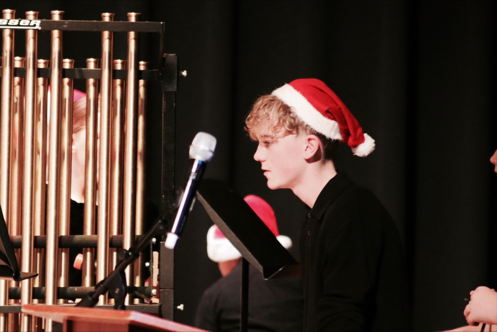 Vernal Middle School Hosts Successful Creative Arts Showcase