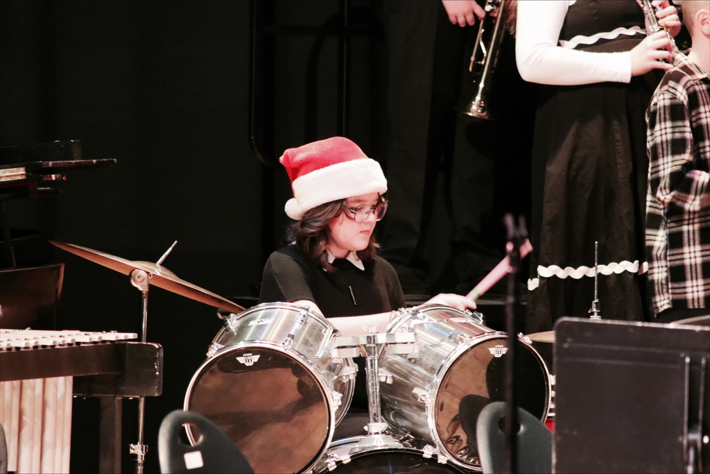 Vernal Middle School Hosts Successful Creative Arts Showcase