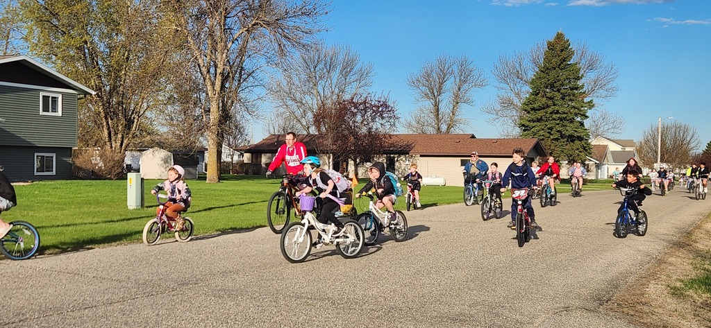 Bike riders of all ages enjoyed the morning ride!