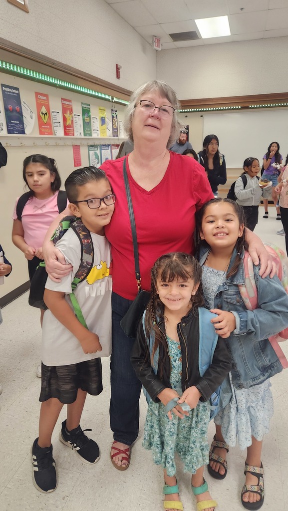 student and family enjoying Viking Fun Club