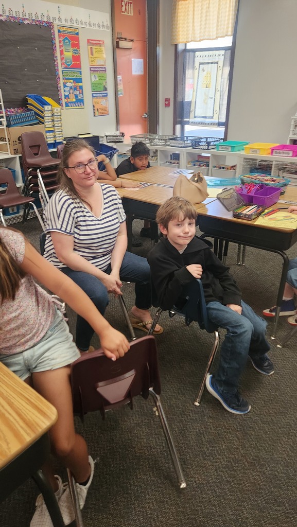 student and family enjoying Viking Fun Club