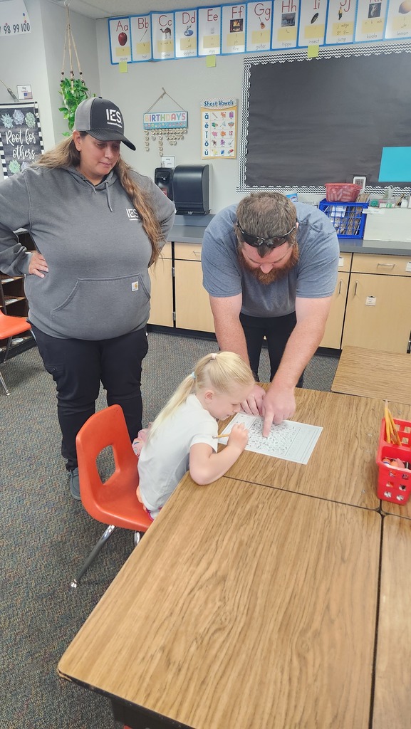 student and family enjoying Viking Fun Club