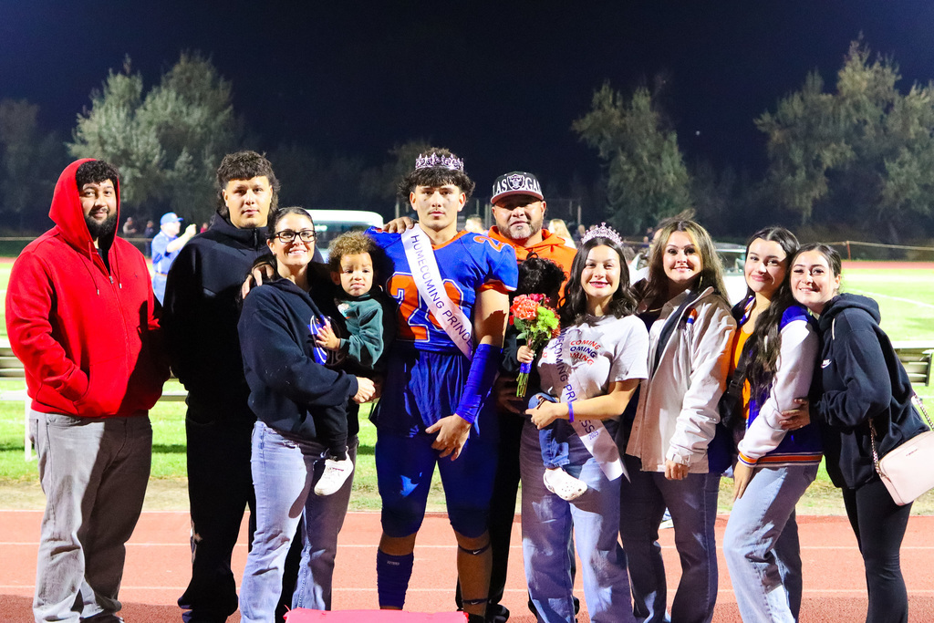 Photo of junior court with family
