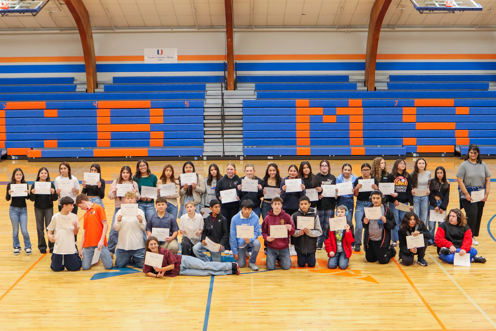 photo of students who earned honor roll 