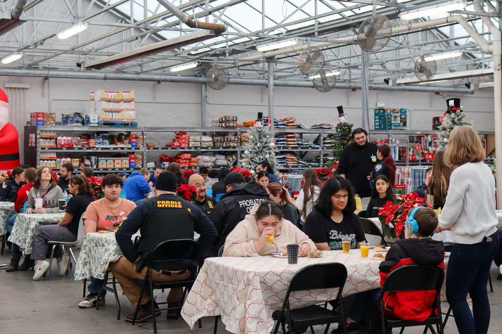 police officers and students enjoying breakfast at Walmart 