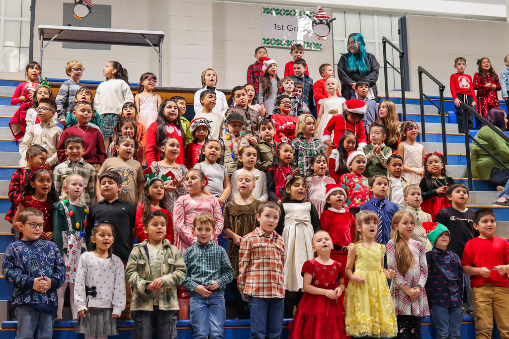 photo of 1st grade singing