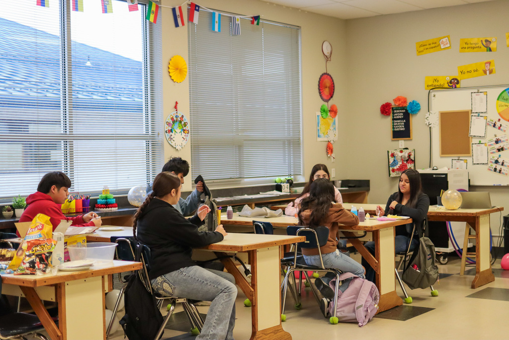 Students enjoying food 