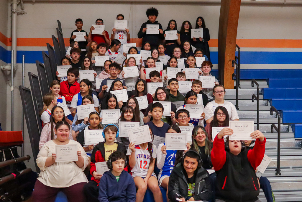 photo of students who made honor roll