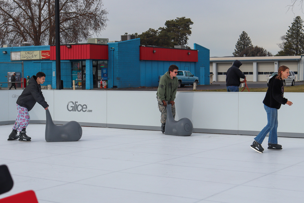 Students skating in the rink