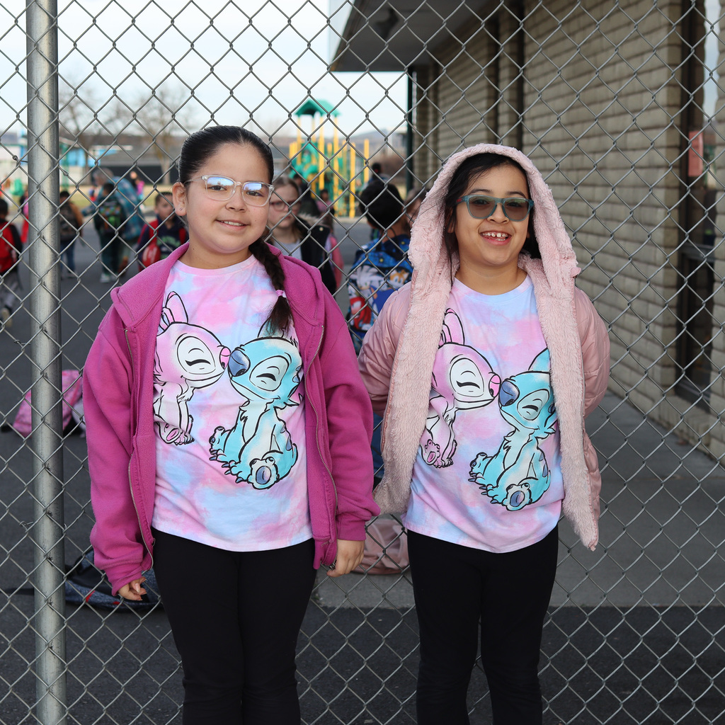 students dressed as twins