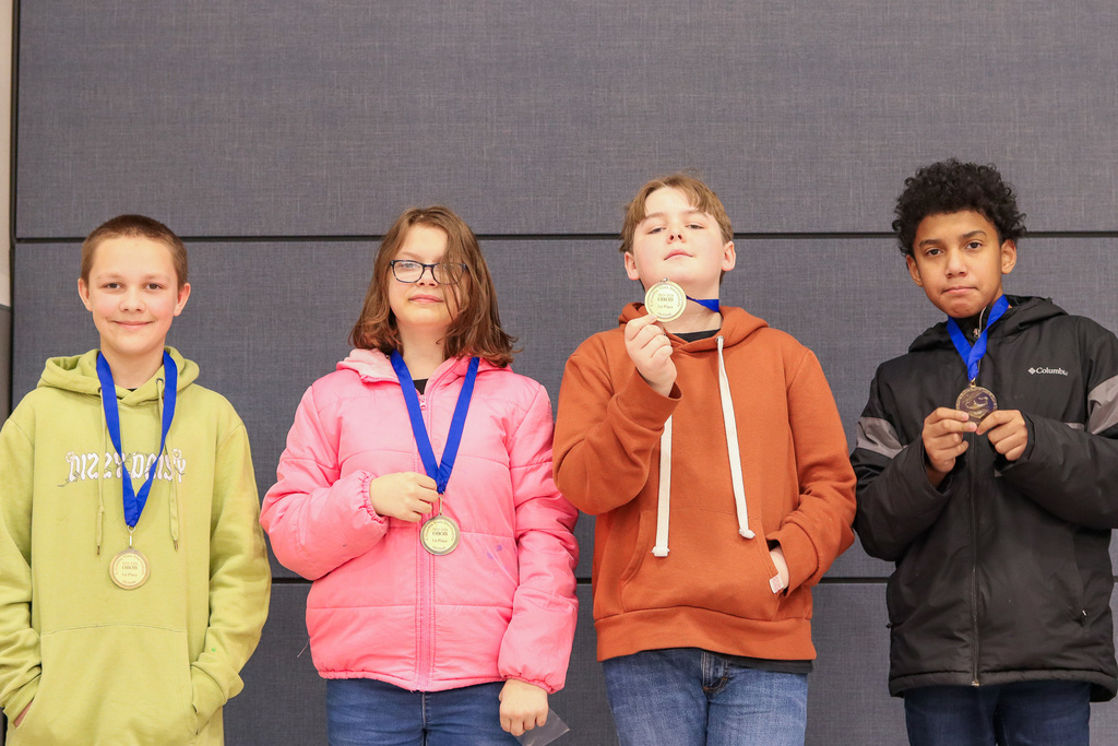 Columbia Vista Intermediate 1st place team from the 6th grade division 