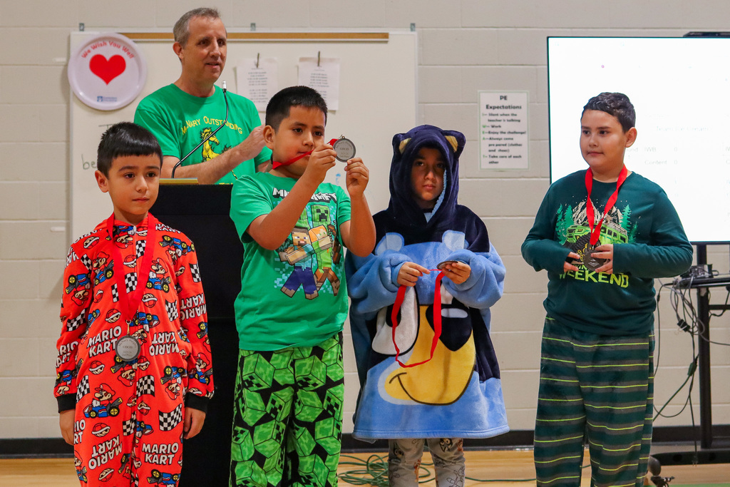 McNary Heights 2nd place team 