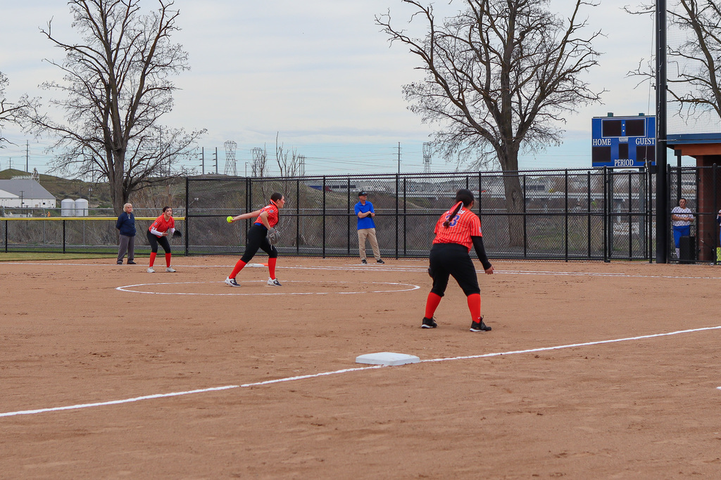 UHS player pitching the ball 