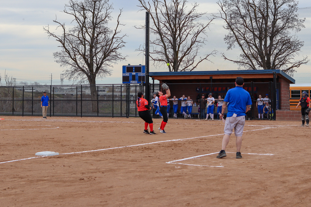 UHS player catching the ball