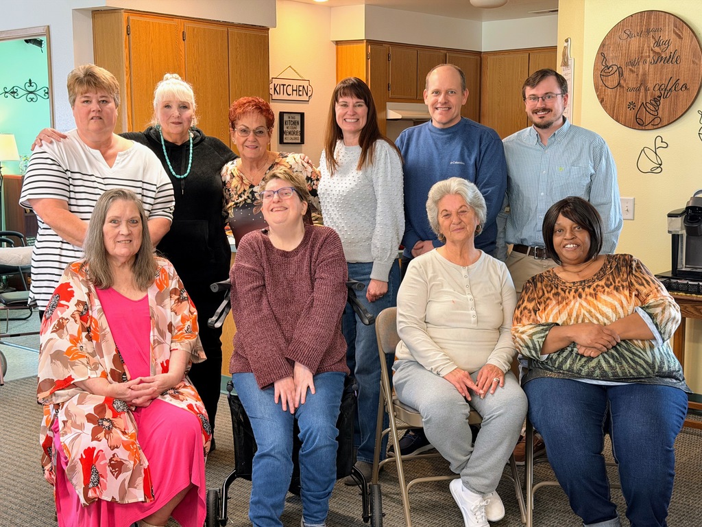 Photo of senior residents and pie judges 