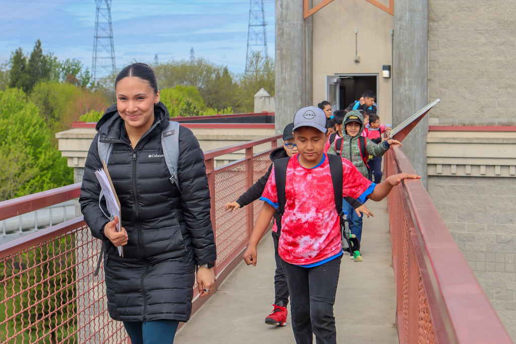 Ms. Fuentes and her class touring the McNary Dam 
