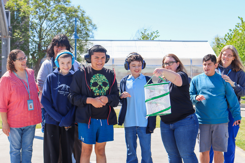 Group photo of Mrs. Pankratz and her class and assistants 